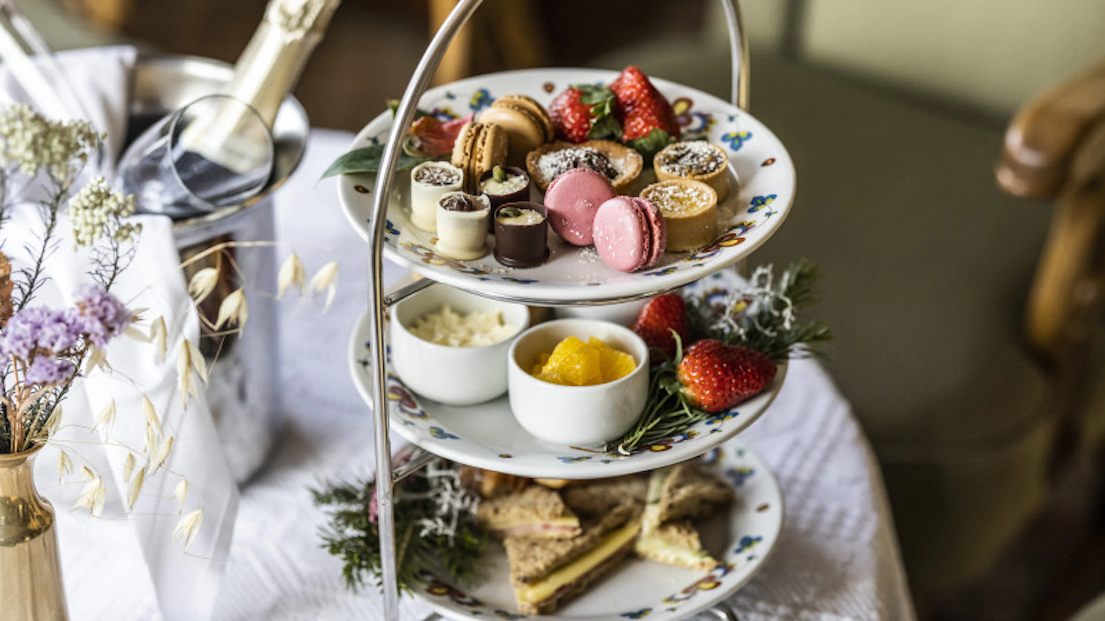Afternoon Tea im Historischen Straand Hotel