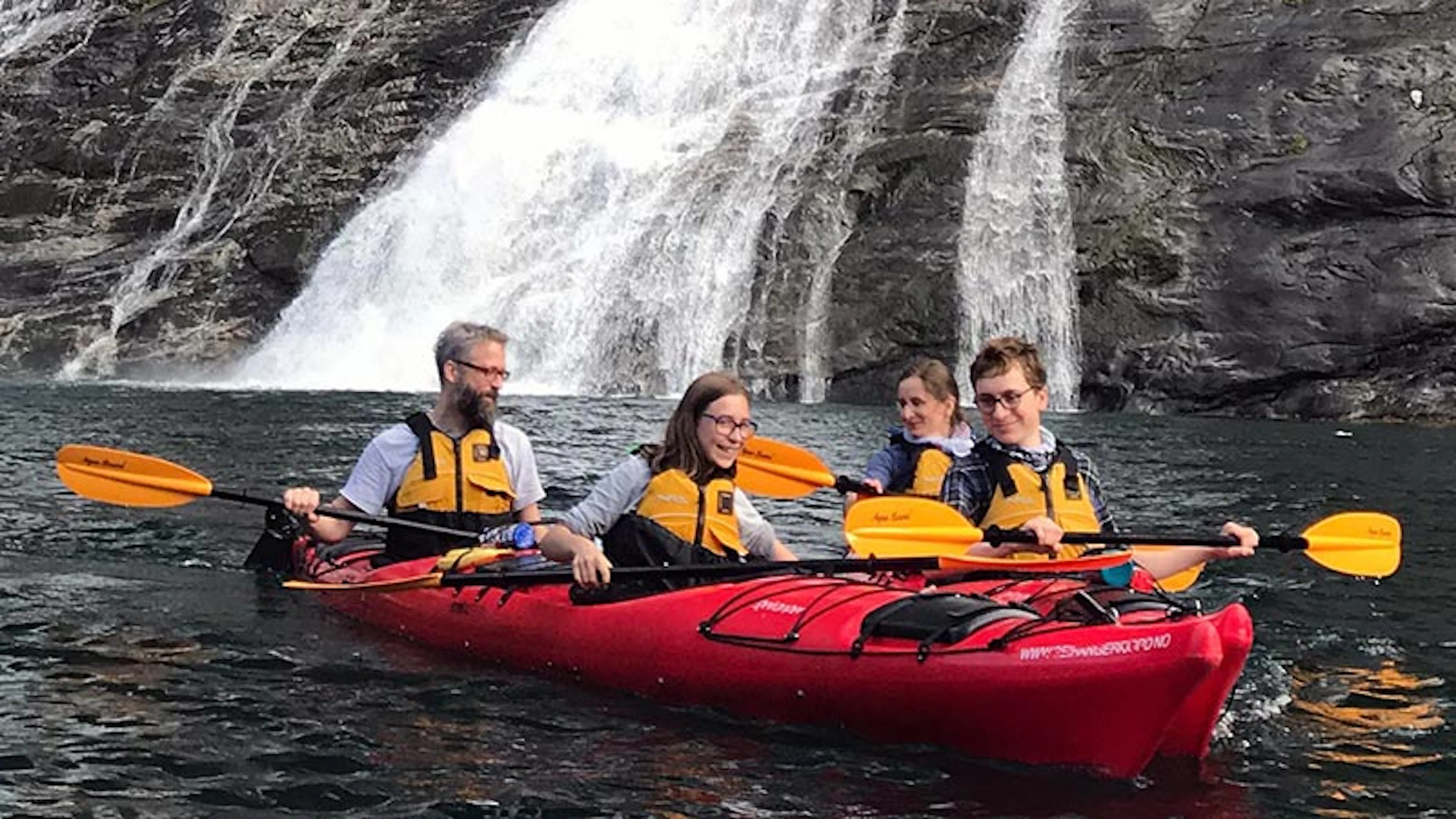 4 Stunden geführte Kajaktour - Die Sieben Schwestern in Geiranger