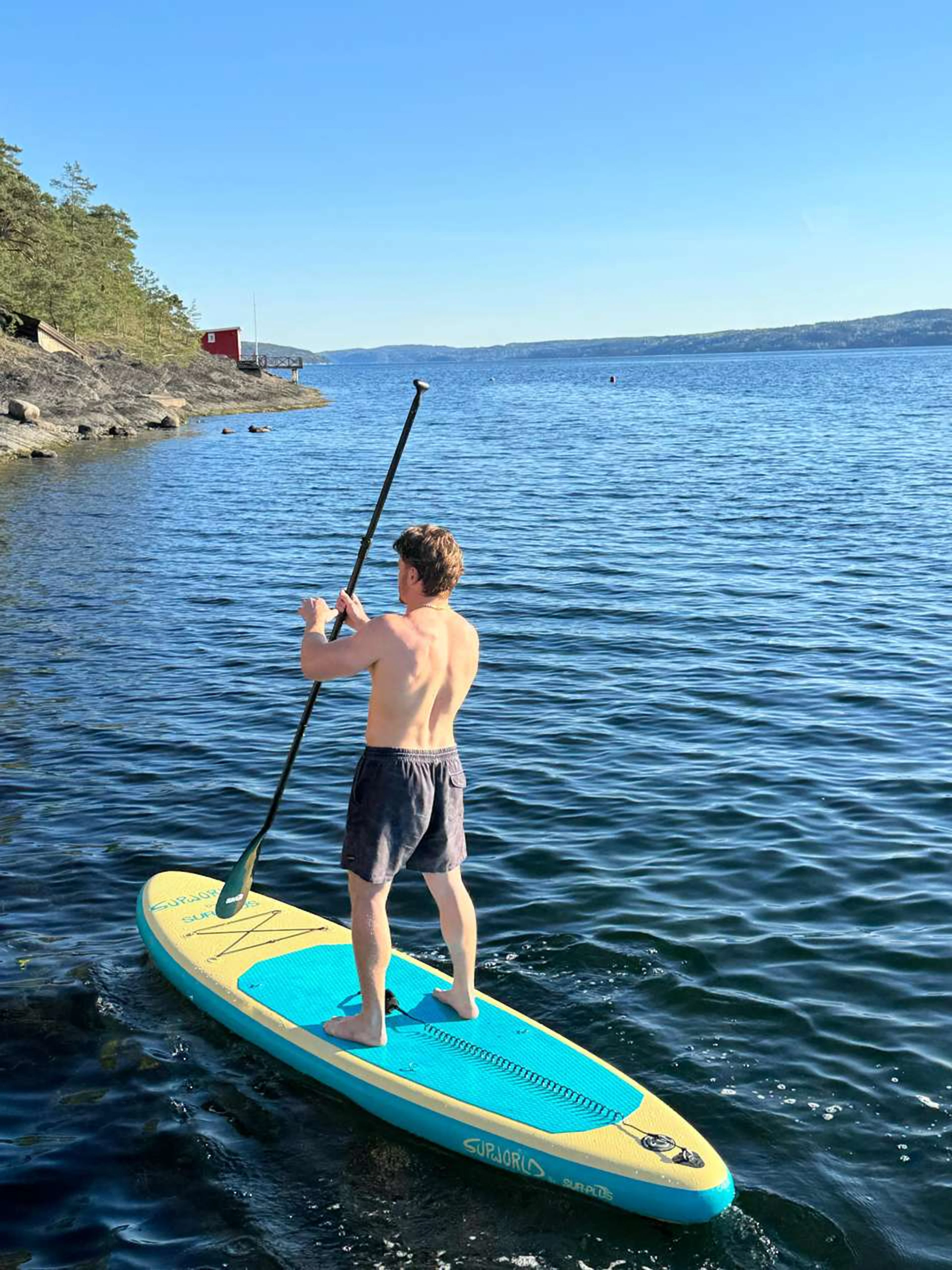 Malmøya Island Paddleboarding mit Lagerfeuerlachs