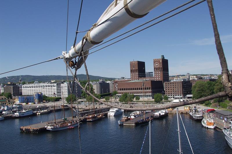Skipet ankommer Aker Brygge.