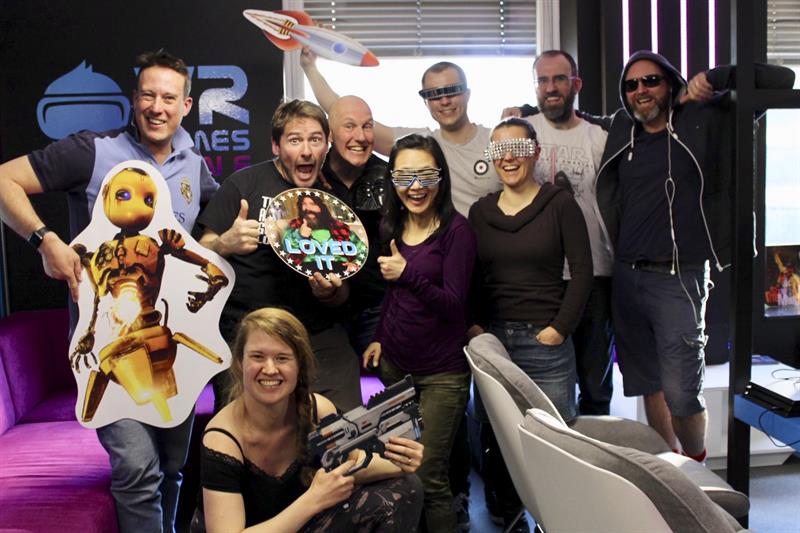 Gruppebilde i VR Games Zone