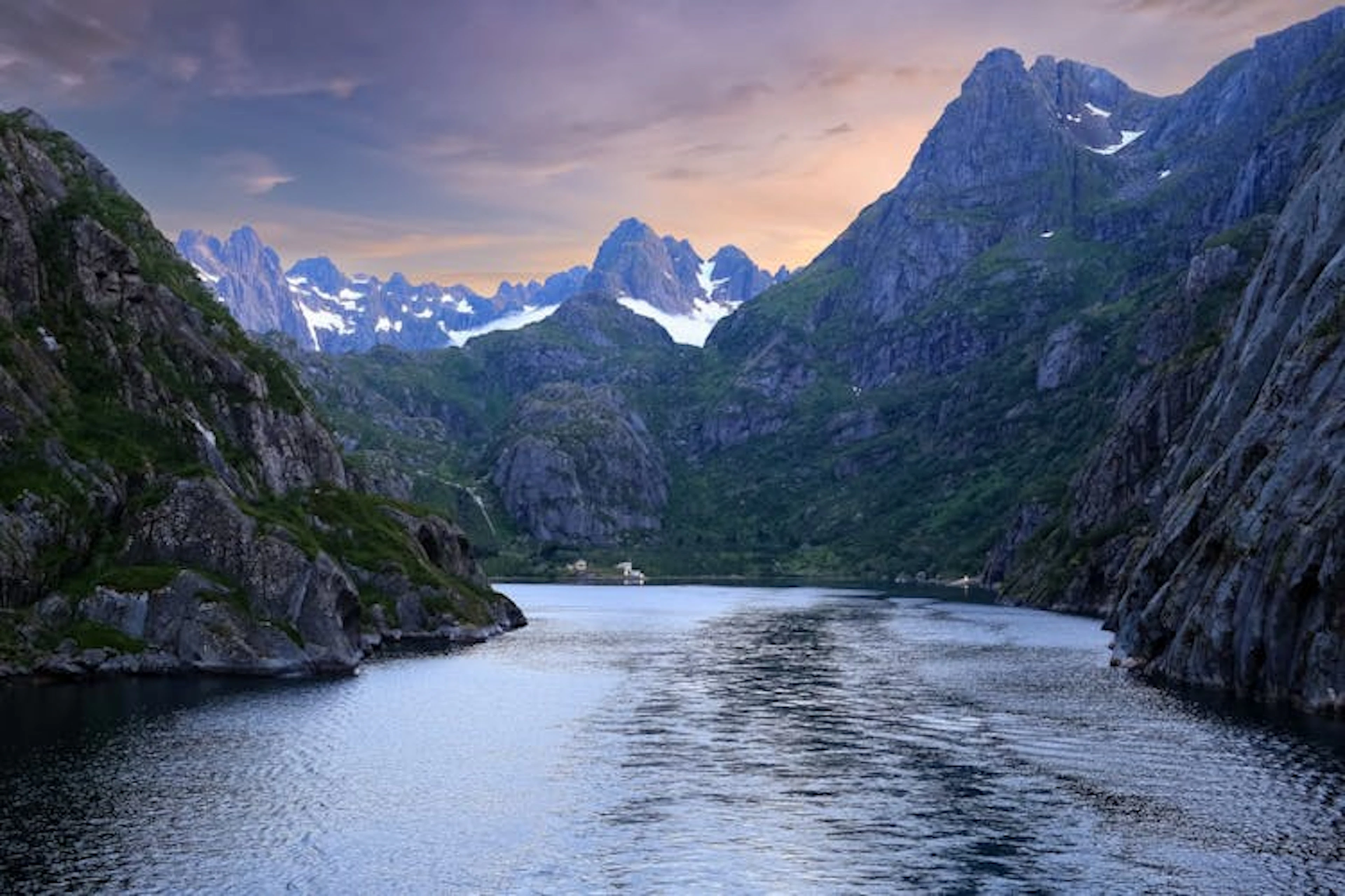Trollfjord-Kreuzfahrt ab Svolvær, Lofoten