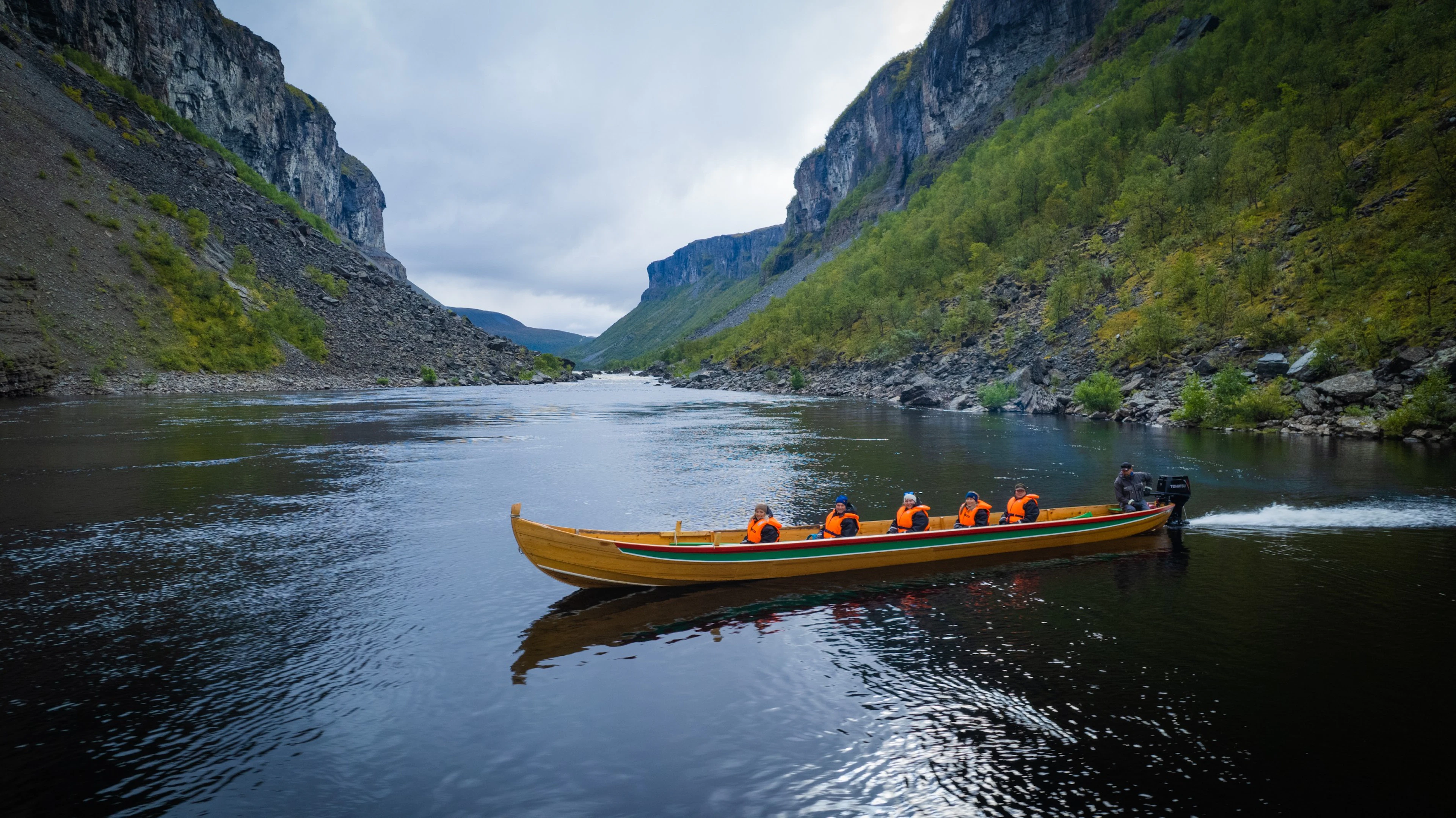 Excursión en barco por el río hasta Alta Canyon