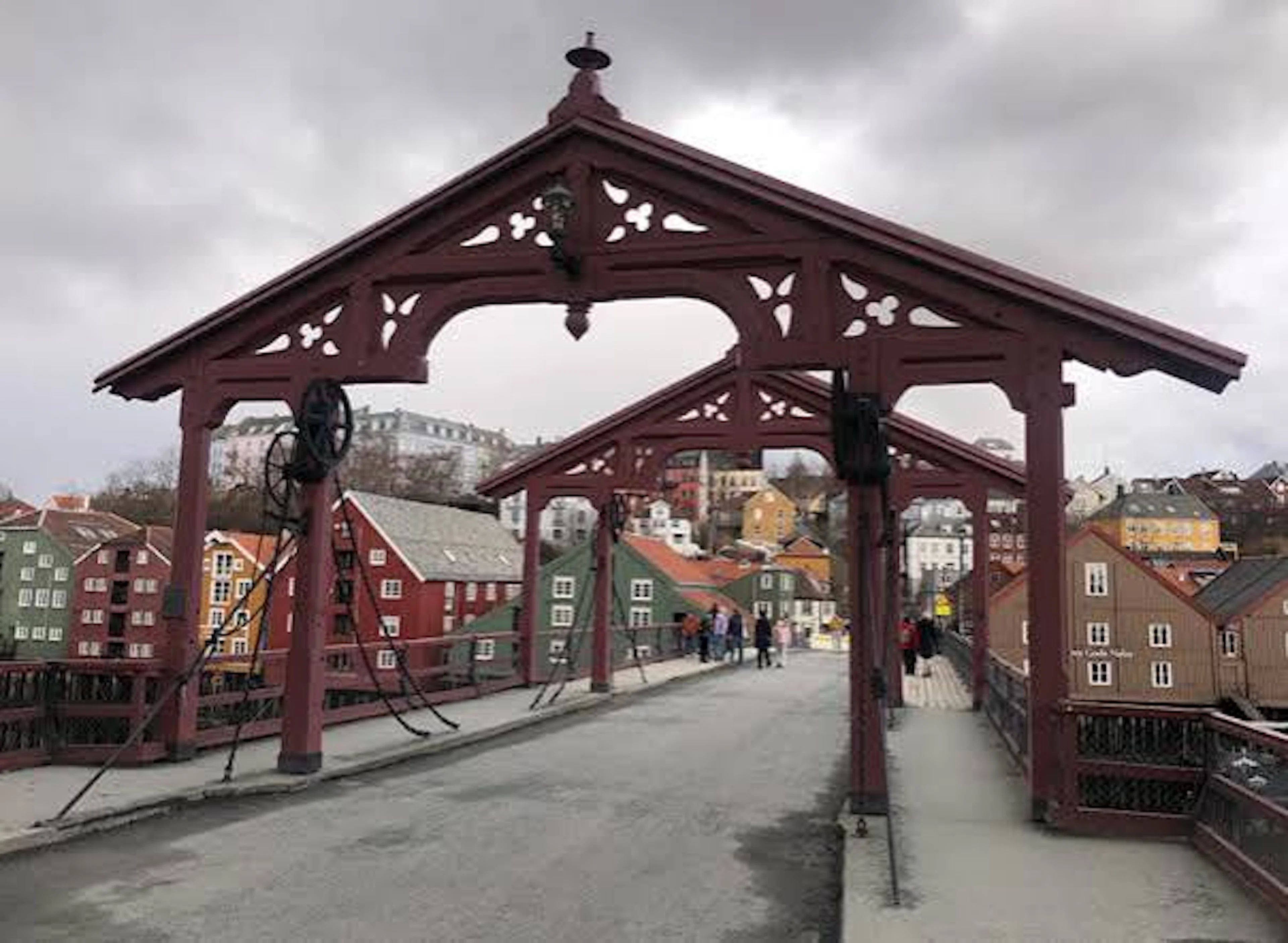 Stadtrundgang durch Nidaros, Wikingerkönige, Heilige und Geschichte des Mittelalters