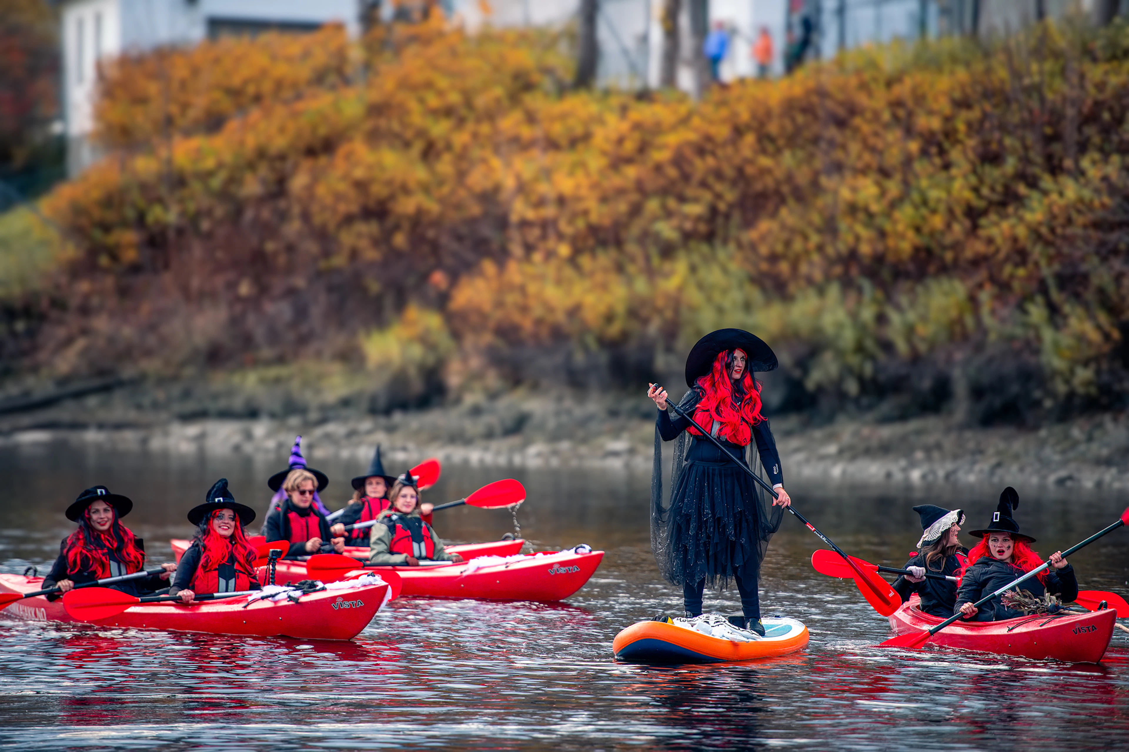 Halloween-Kajaktour auf der Nidelva in Trondheim