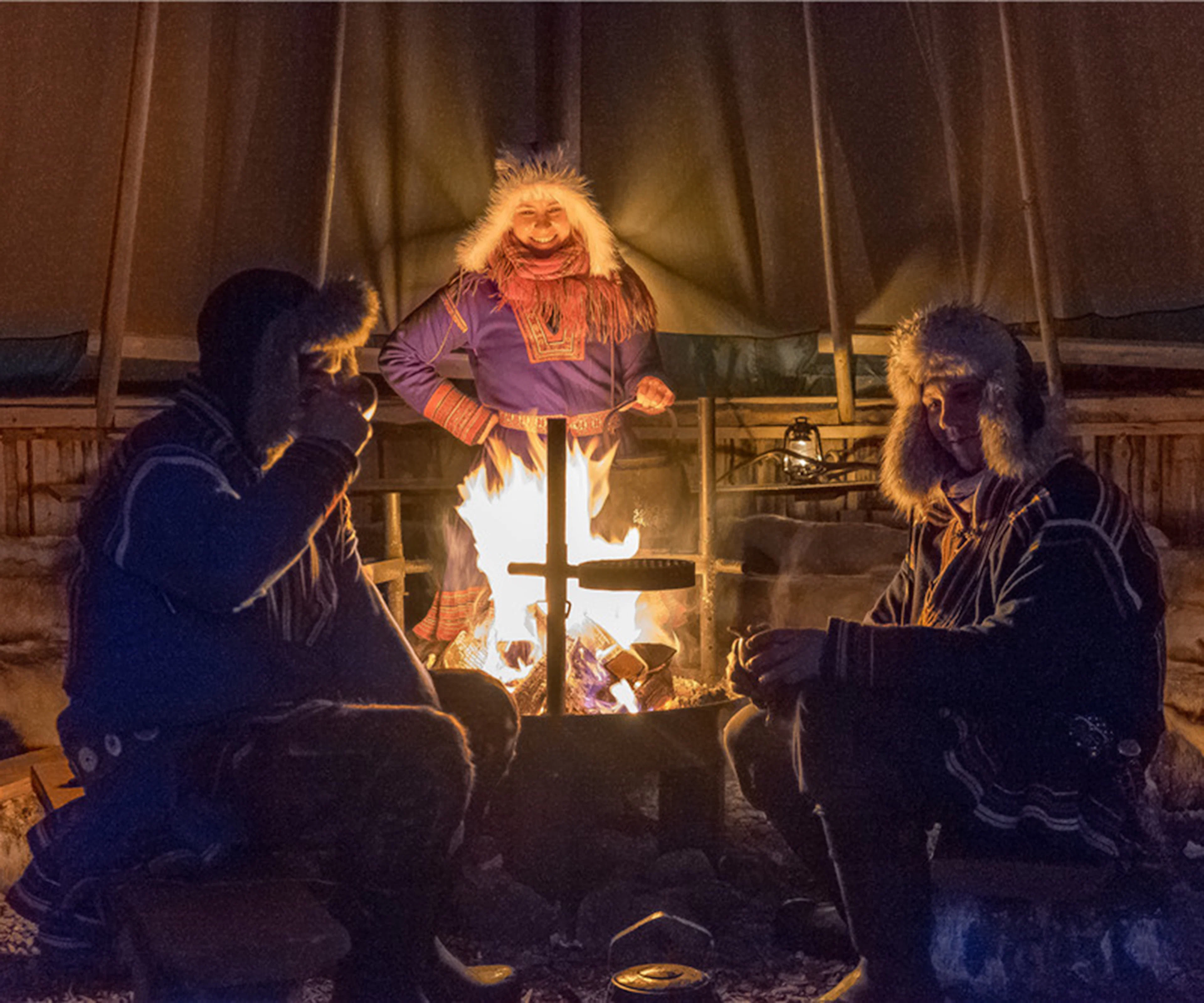 Nacht-Rentierschlittenfahrt mit Camp-Dinner und Chance auf Nordlichter
